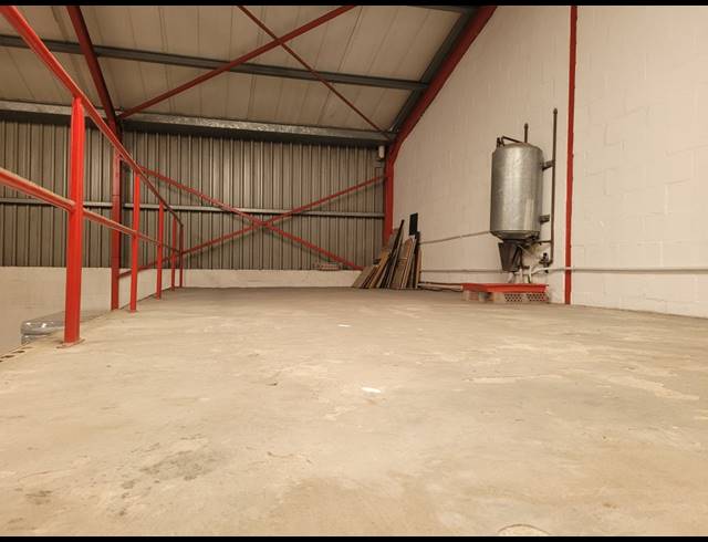 400M² WAREHOUSE TO LET IN EVERITE INDUSTRIA